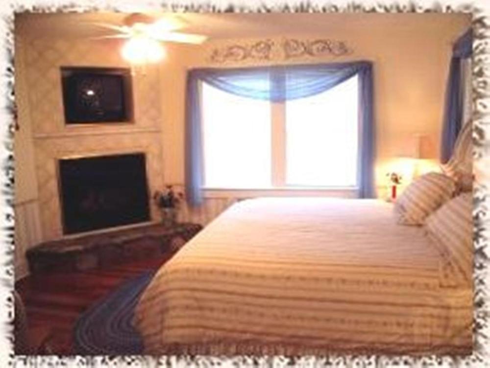 King Suite with Spa Bath interior